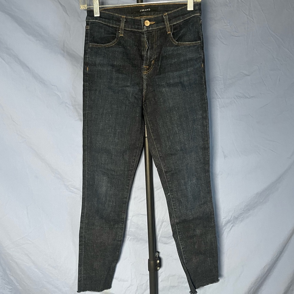 J Brand raw hemned Dark denim skinny jeans.